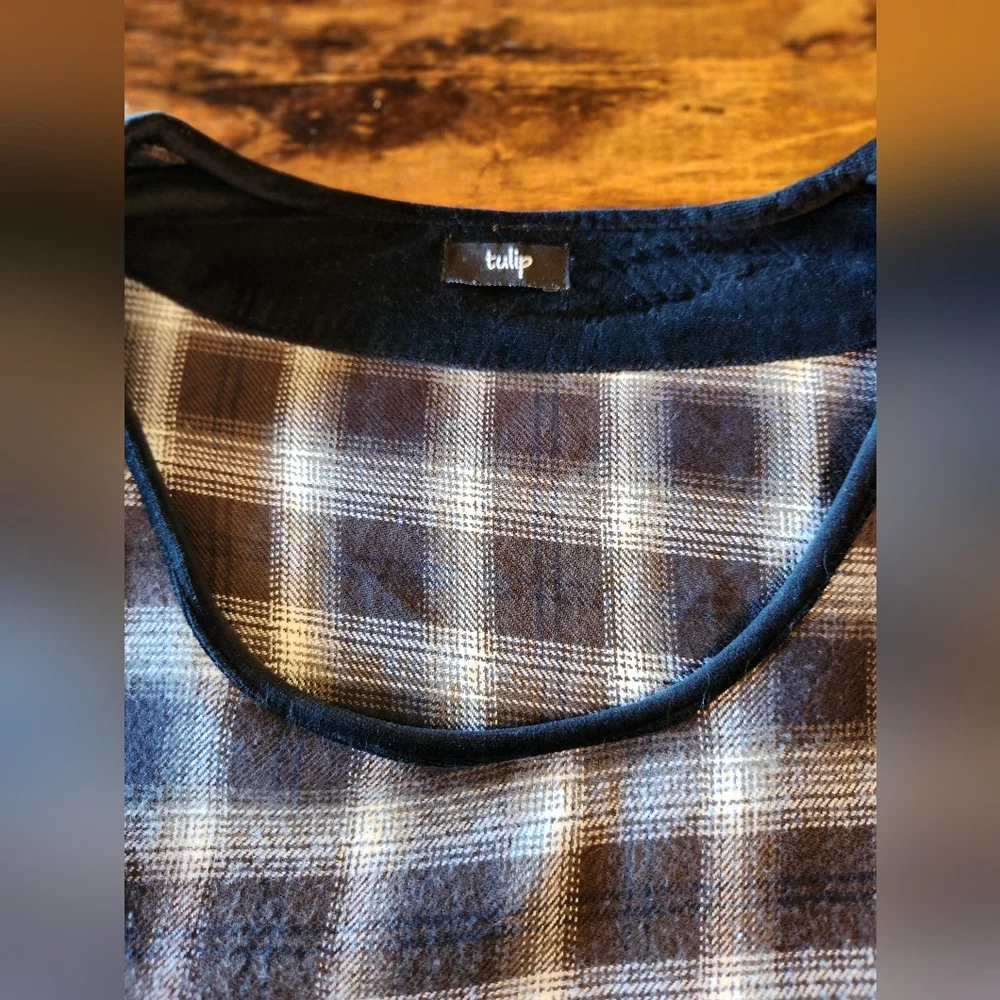 TULIP Brand Tunic.  SIZE XL   Black and White Flannel trimmed with Black Velvet - Picture 4 of 7